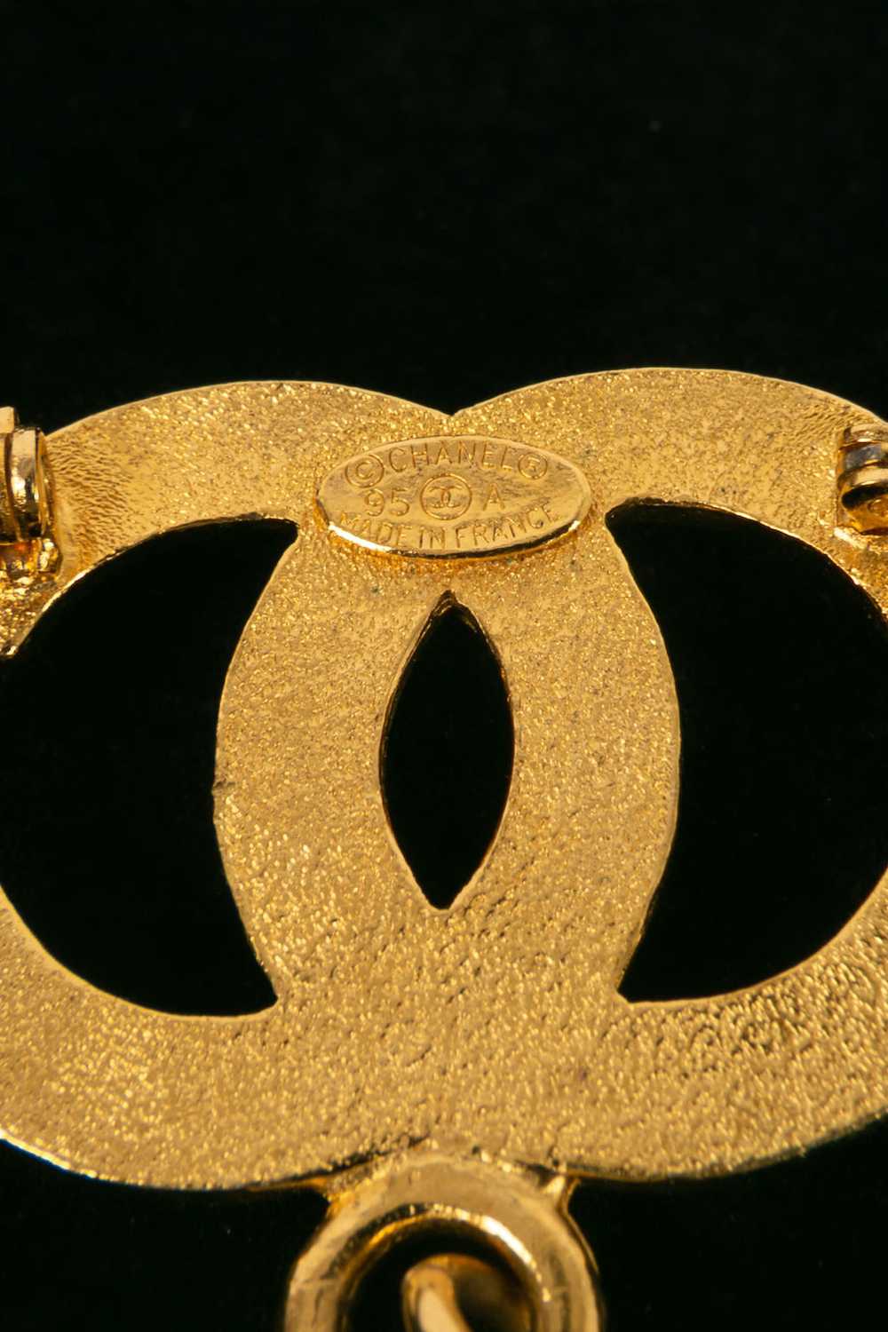 Chanel 1995 gold brooch - image 6