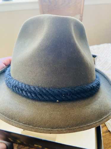 Vintage Vintage 50 or 60 s hat