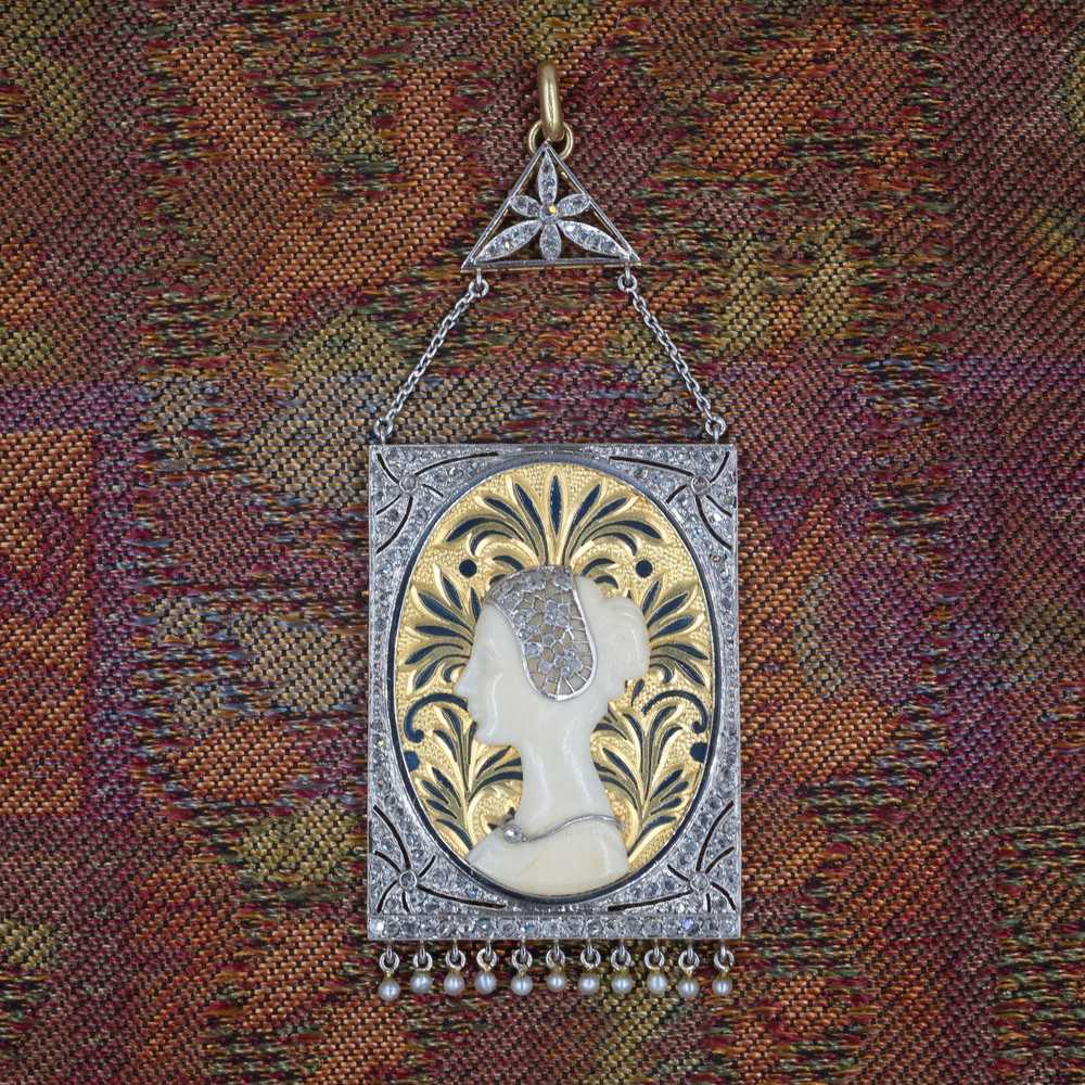 Modernisme Cameo Pendant by Lluís Masriera c1900 - image 1