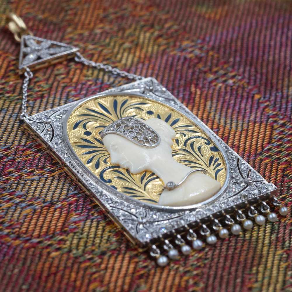 Modernisme Cameo Pendant by Lluís Masriera c1900 - image 3