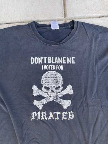 Streetwear × Vintage Vintage funny pirate politica