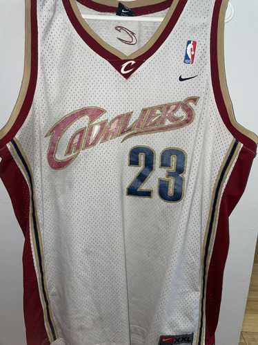 Vintage Medium Nike Team Cleveland Cavaliers Lebron James 23 Stitched Jersey