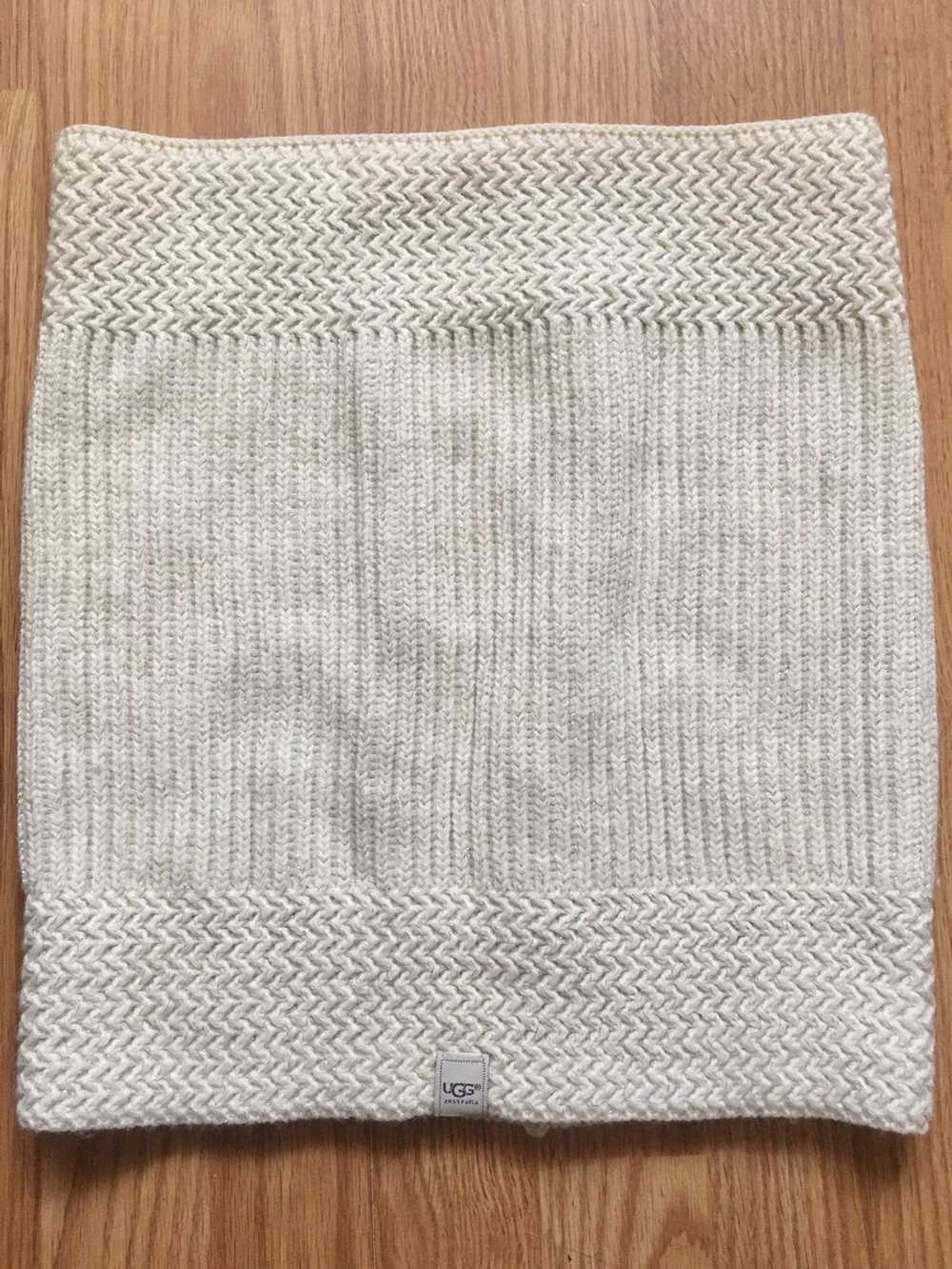 Ugg Woman’s UGG Australia Beige Knit Wool Snood S… - image 1