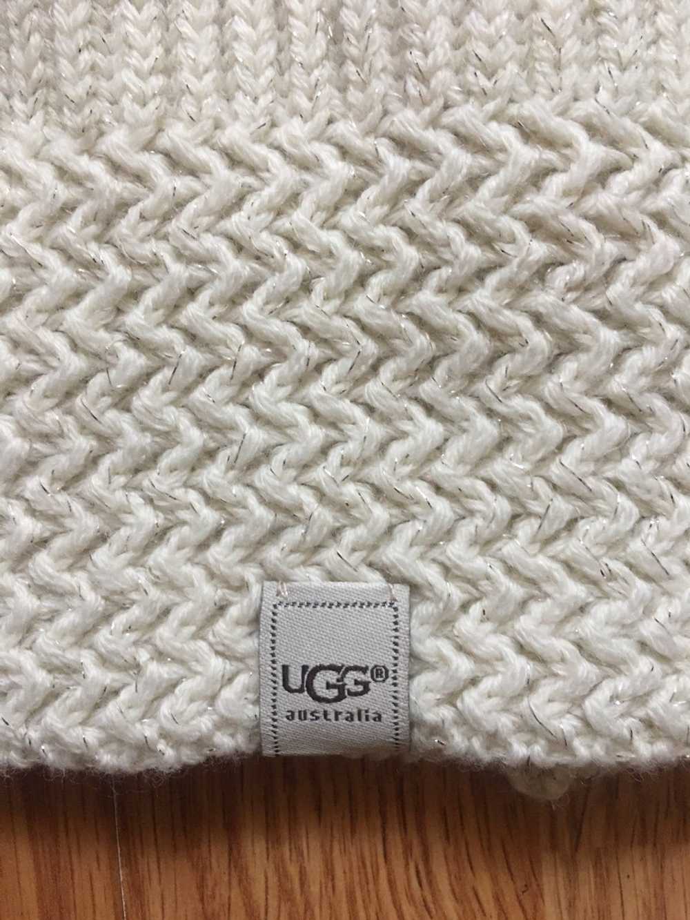 Ugg Woman’s UGG Australia Beige Knit Wool Snood S… - image 3