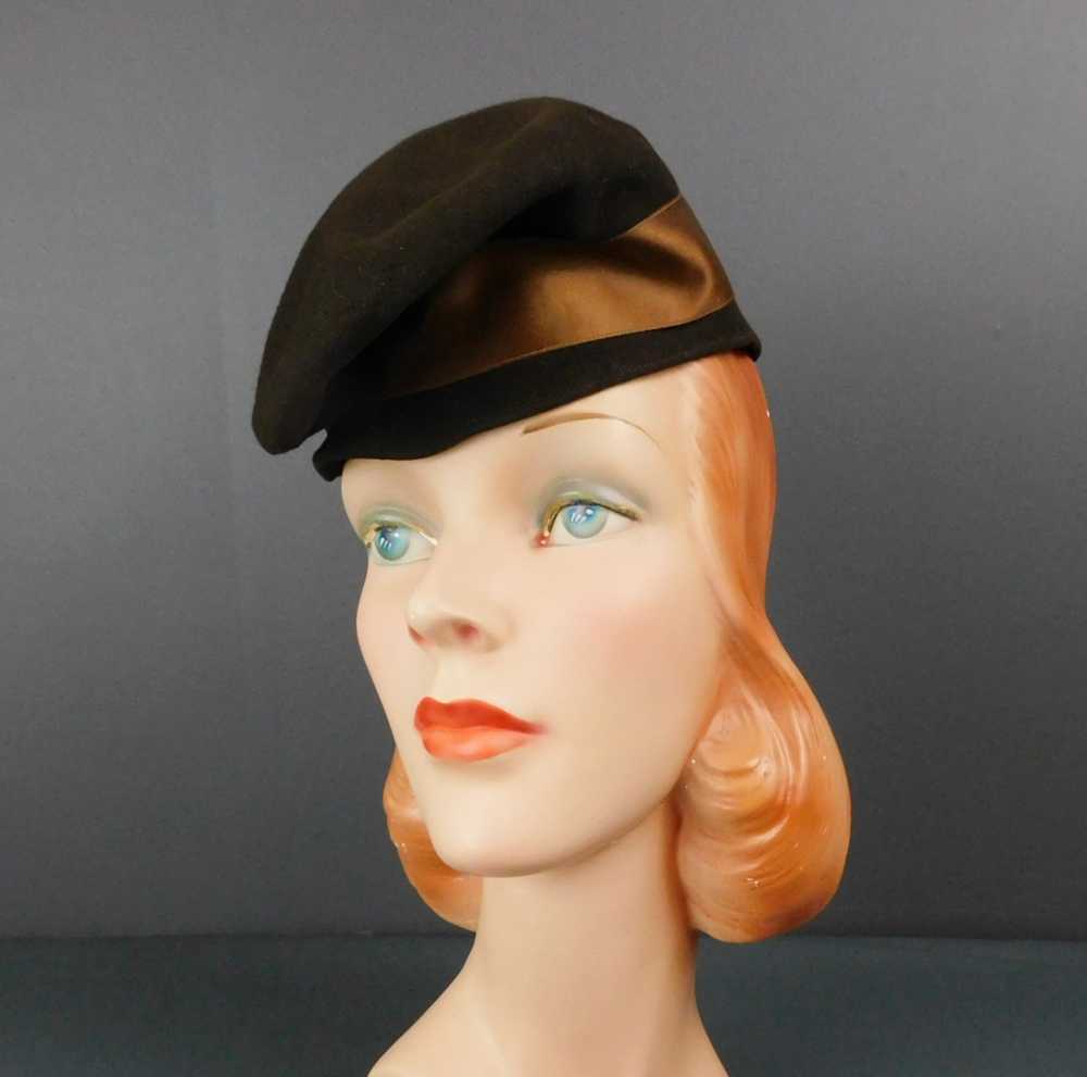 Vintage 1940s Brown Felt Tilt Hat with Satin Ribb… - image 2