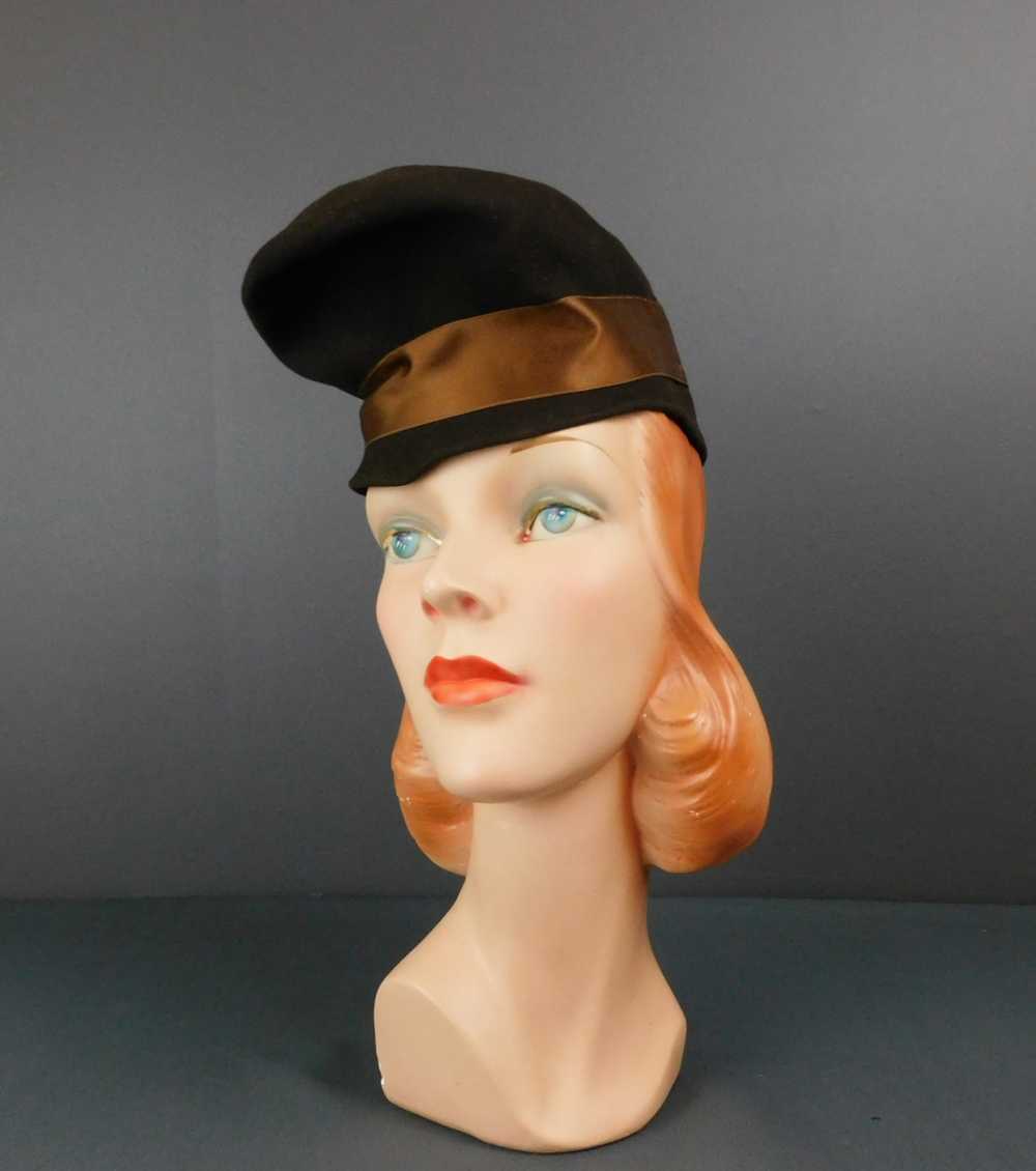 Vintage 1940s Brown Felt Tilt Hat with Satin Ribb… - image 4