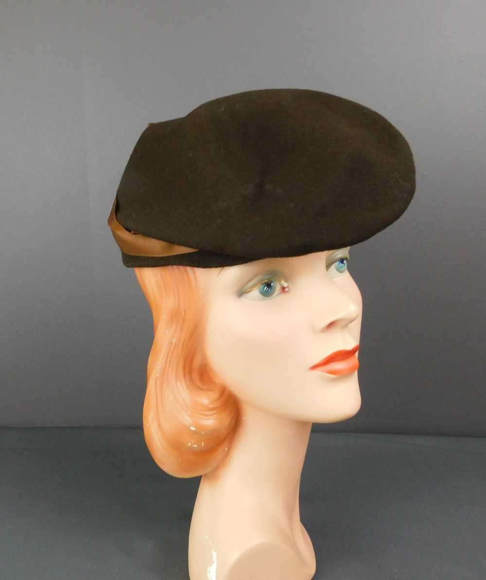 Vintage 1940s Brown Felt Tilt Hat with Satin Ribb… - image 6