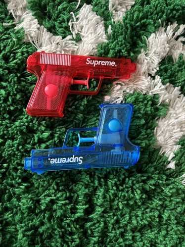 Supreme Supreme water gun pistol set