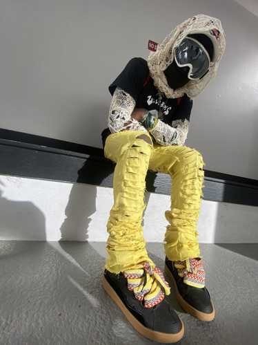 Custom × Streetwear Yellow stacked jeans distresse