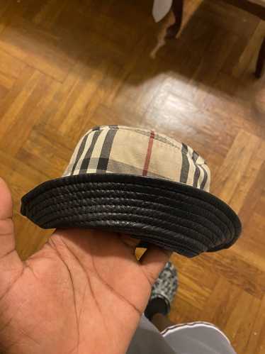 Burberry Burberry London Bucket Hat