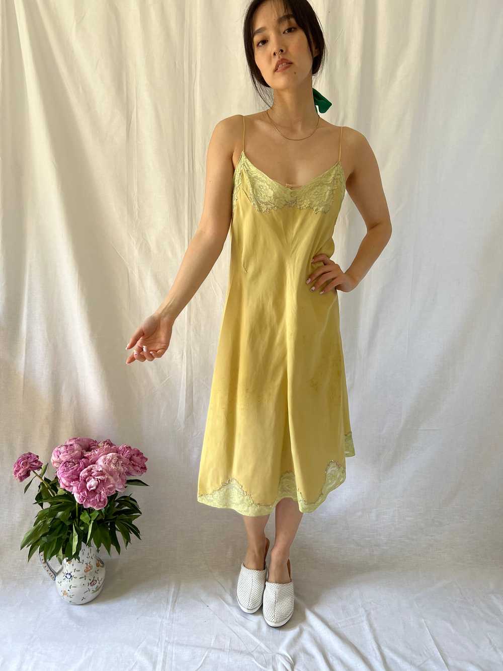 Vintage 40s hand dyed chartreuse green silk slip - image 4