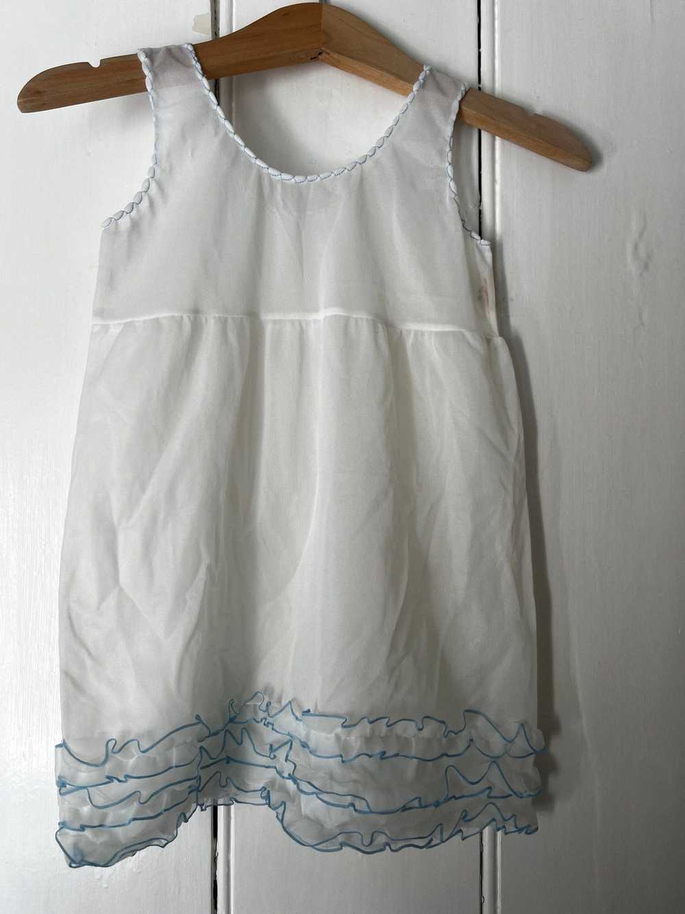 Vintage Girls Dress - white and blue nylon Dress … - image 5