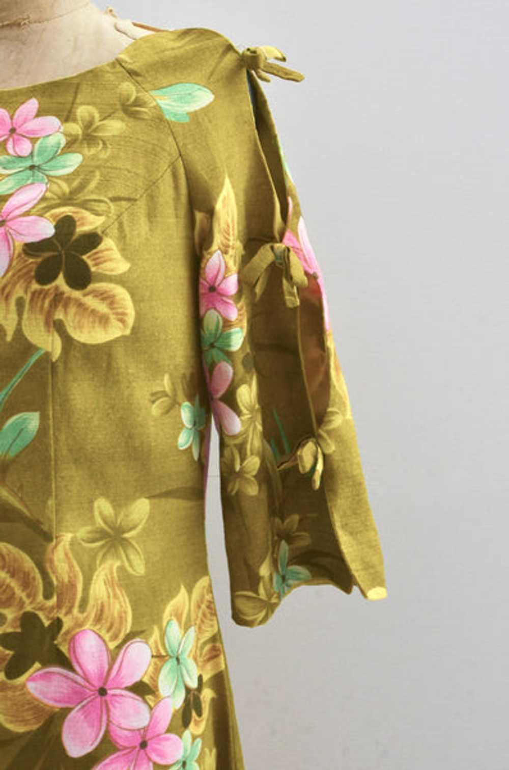 Gold Barkcloth Hawaiian Dress - image 2