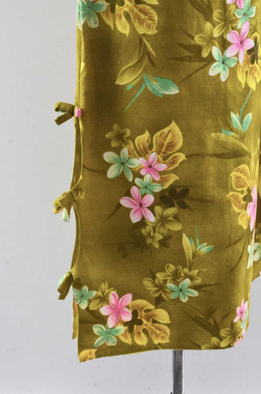 Gold Barkcloth Hawaiian Dress - image 3