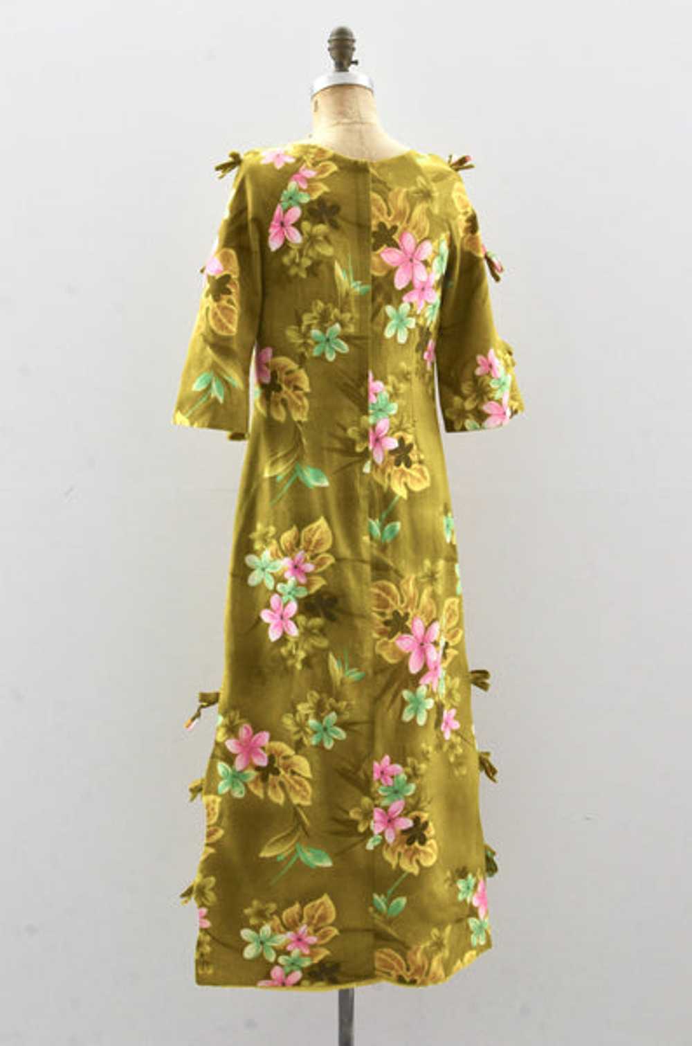 Gold Barkcloth Hawaiian Dress - image 5