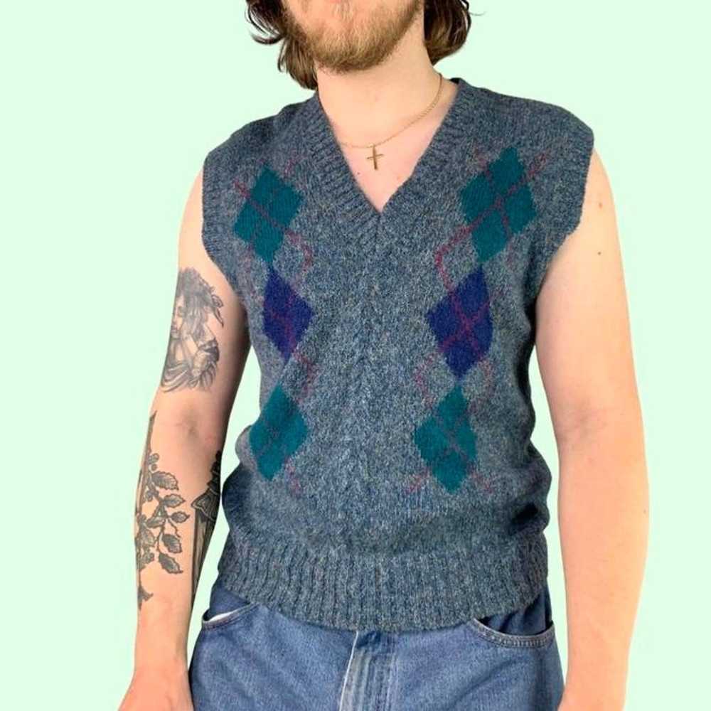 Vintage Vintage 90s Wool Argyle Design Sweater Ve… - image 2