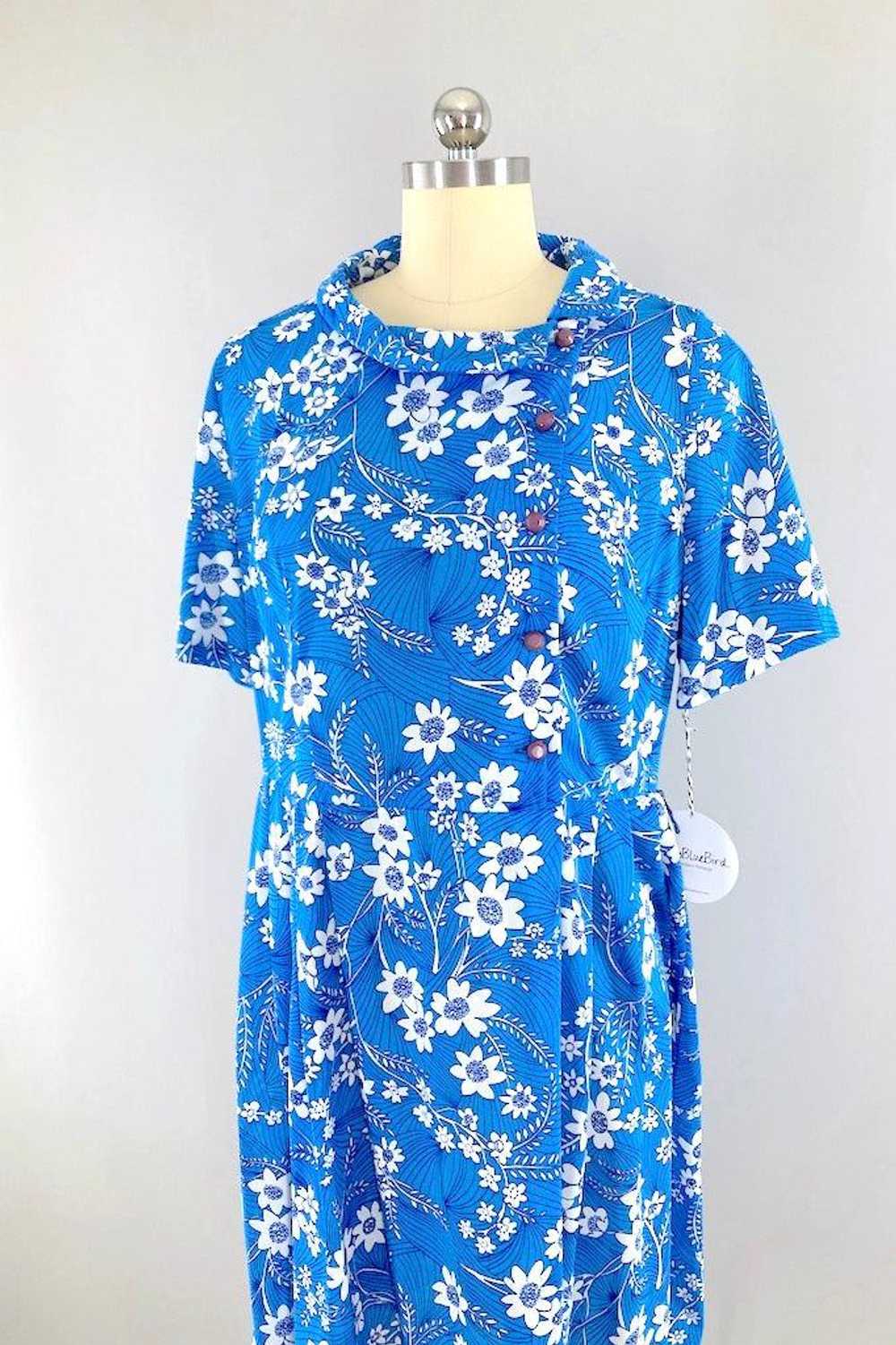 Vintage 1960s Blue Floral Day Dress - image 2