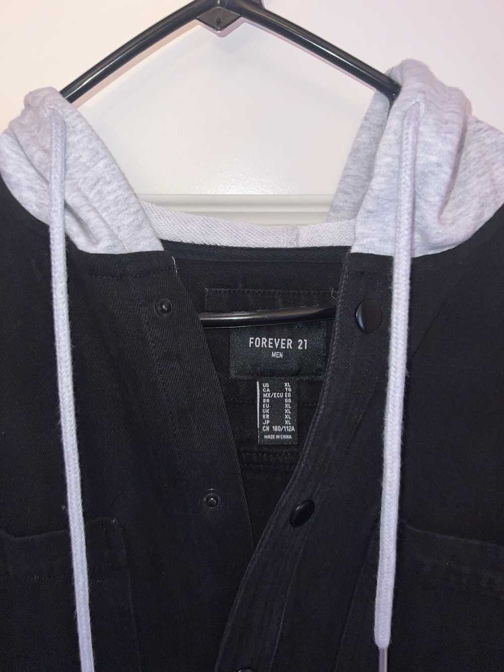 Forever 21 BUTTON UP HOODED BLACK DENIM SHIRT - image 3