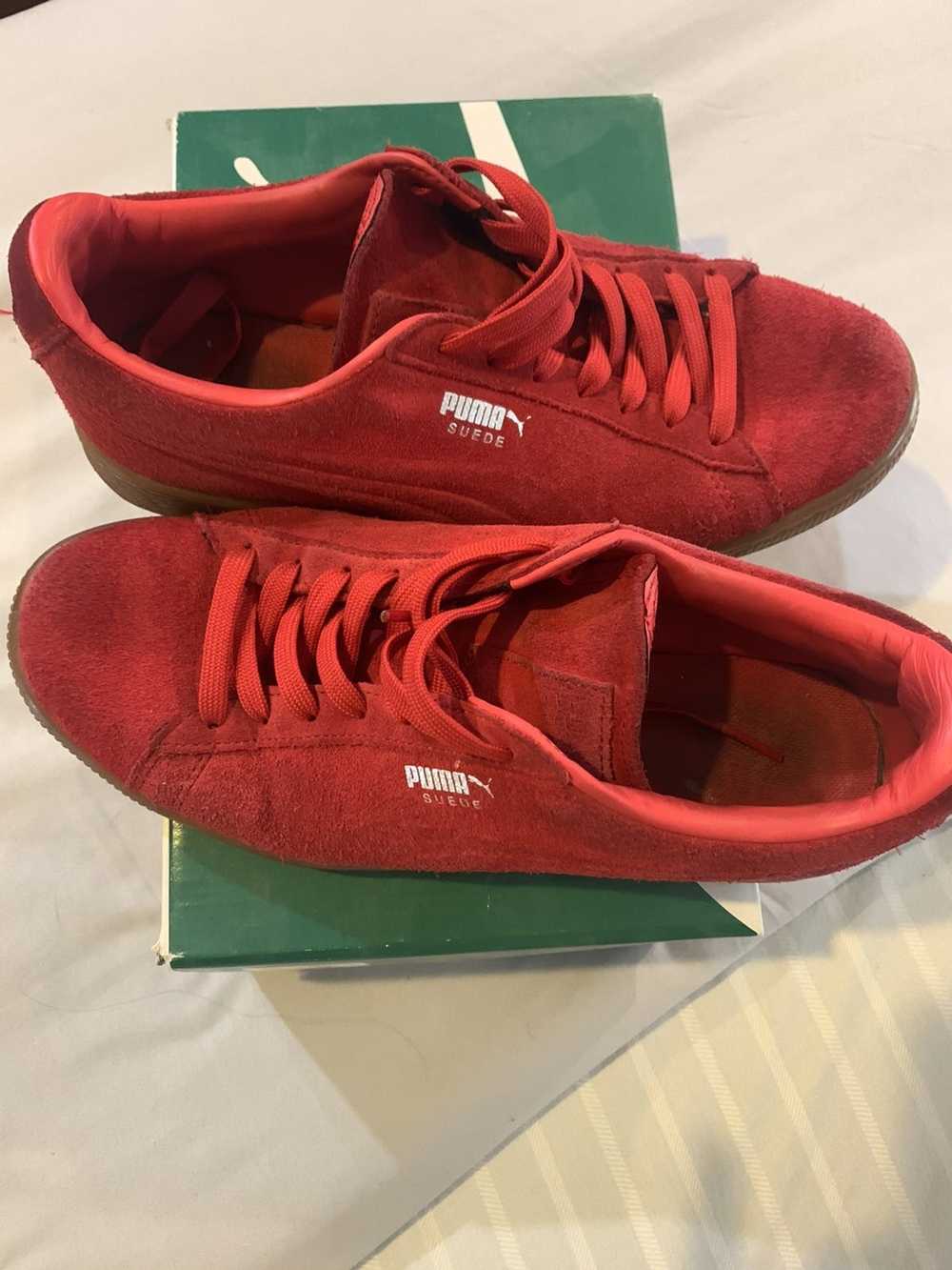 Puma Red suede gum sole Puma sneaker size 6 - image 2