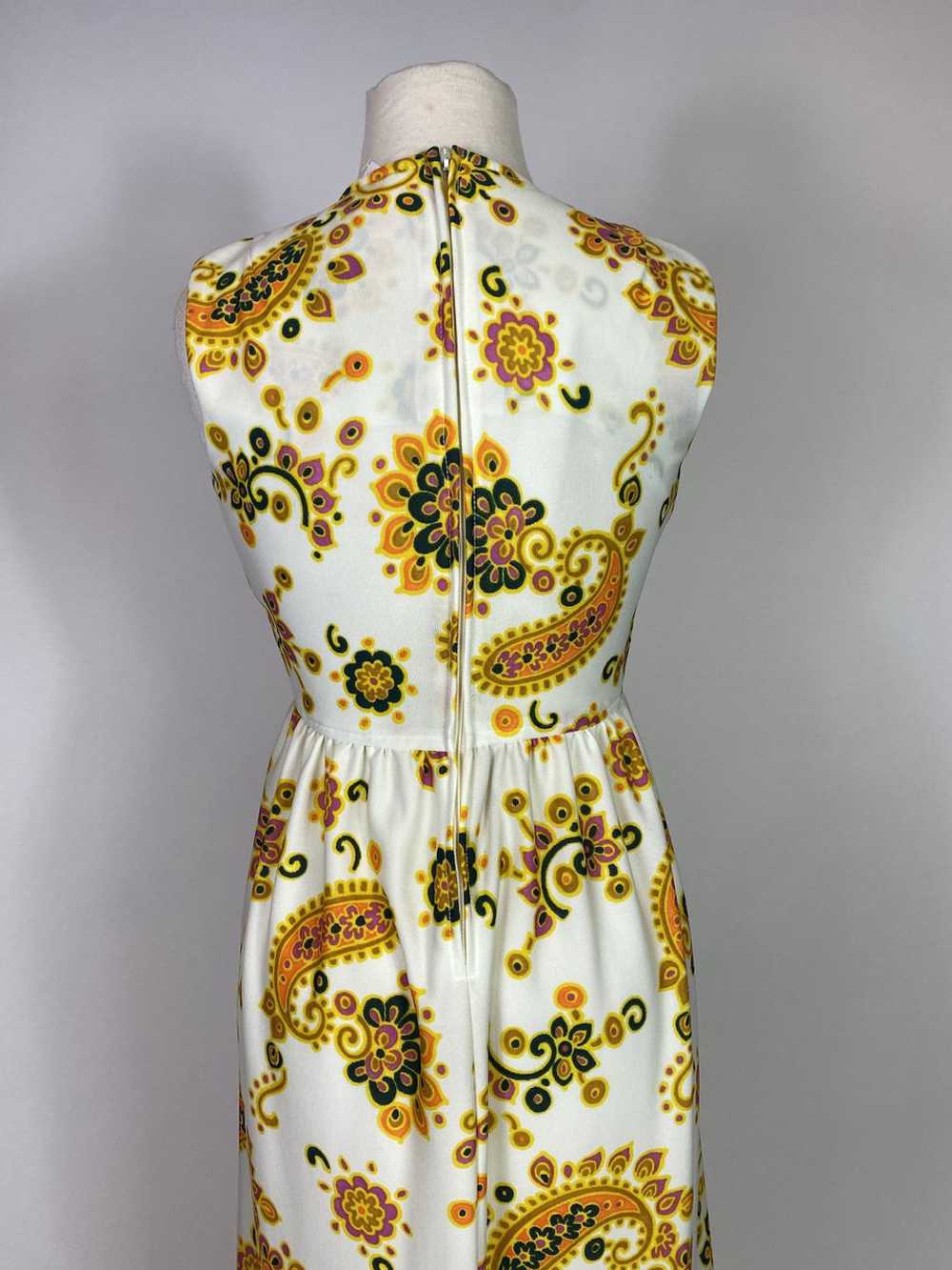 1970s Paisley Print Maxi Dress - image 6