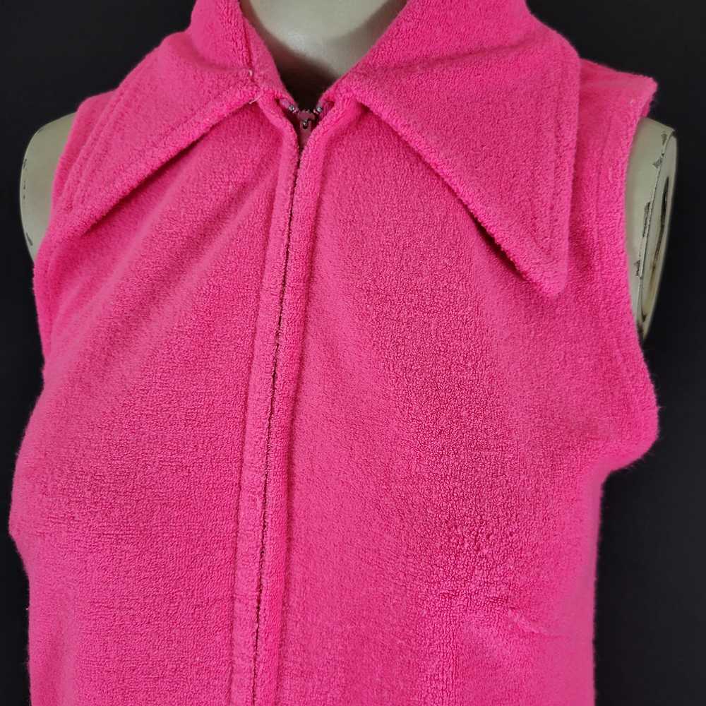 60s/70s Hot Pink Terry Cloth Sleeveless Beach Cov… - image 3