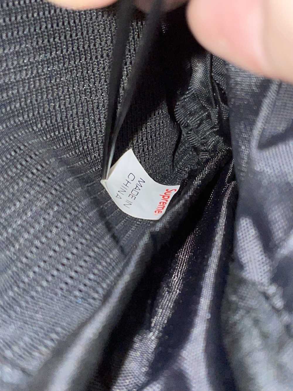 Supreme SS18 Shoulderbag (Basically New) - image 4