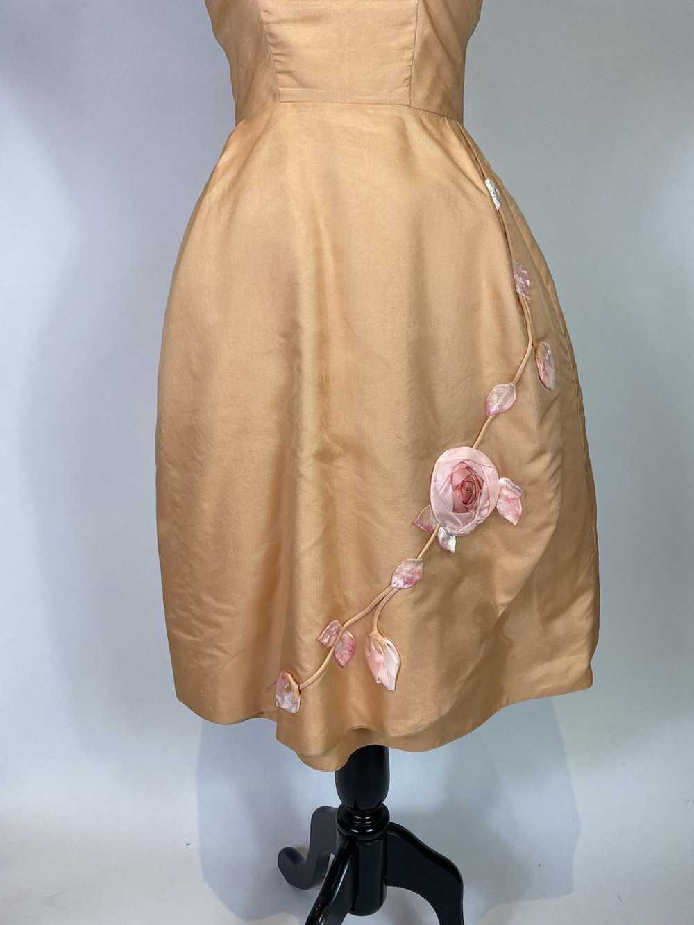 1950s Peach Floral Applique Dress - image 3