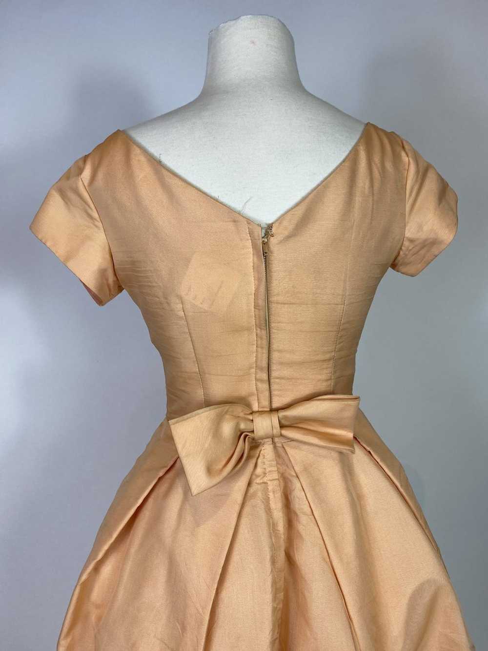 1950s Peach Floral Applique Dress - image 7