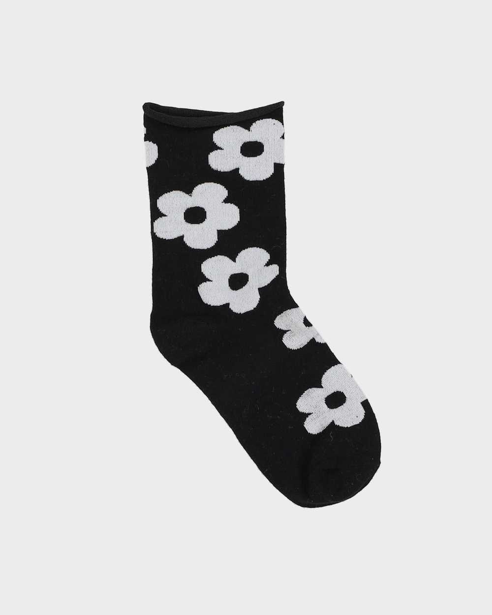 Black / Off-White Floral Patterned Socks - image 1