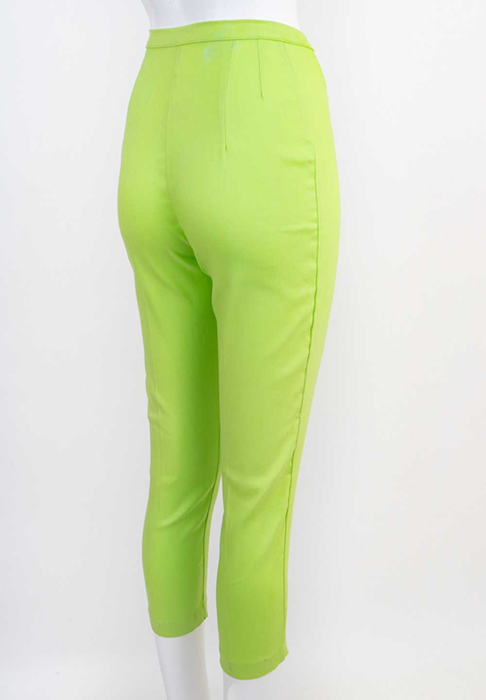Chartreuse 60s Stretch Capri Pants - image 3