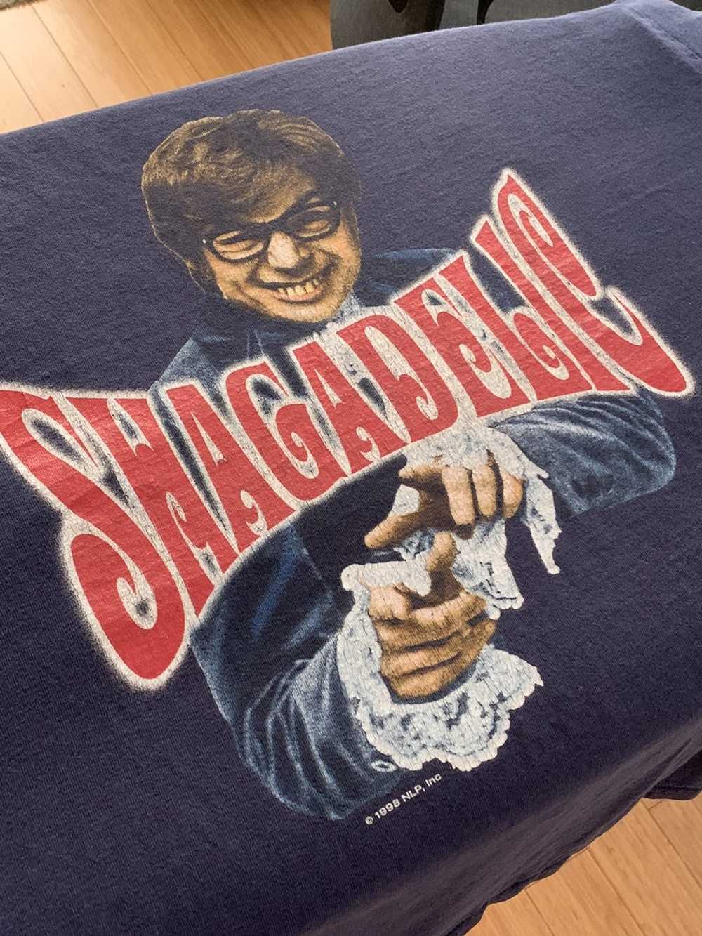 Vintage 1998 Austin Powers Shagadelic Vintage Tsh… - image 2