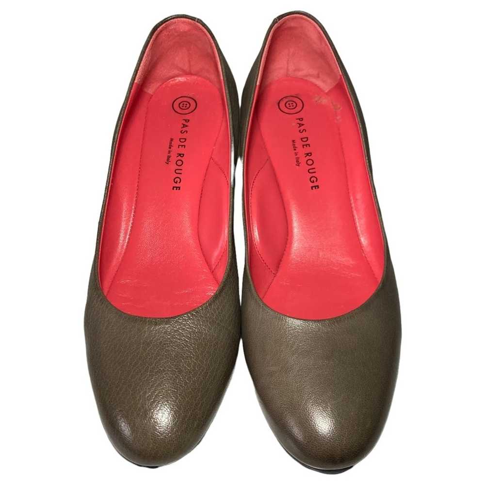 Leather Pas De Rouge Woman Flats - image 1