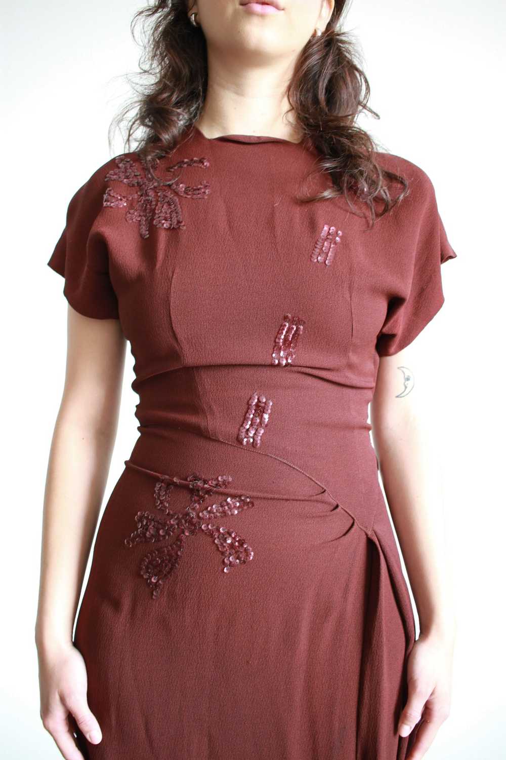 1940s Chocolate Crepe Sequin Dress - image 4