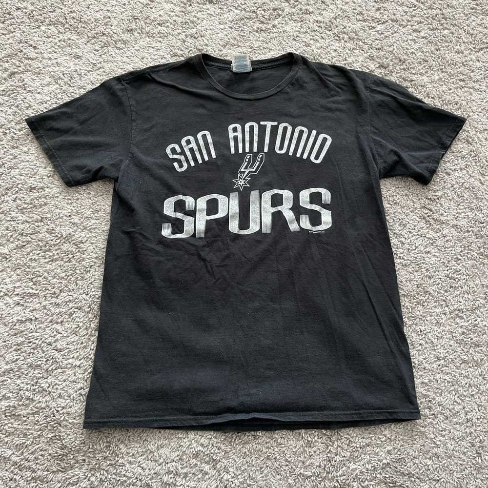 Spurs' retro-inspired streetwear dribbles into San Antonio for