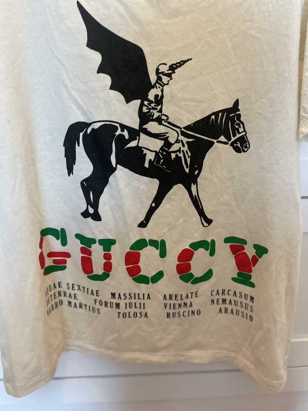 Gucci GUCCI/GUCCY winged jockey graphic t-shirt - image 2