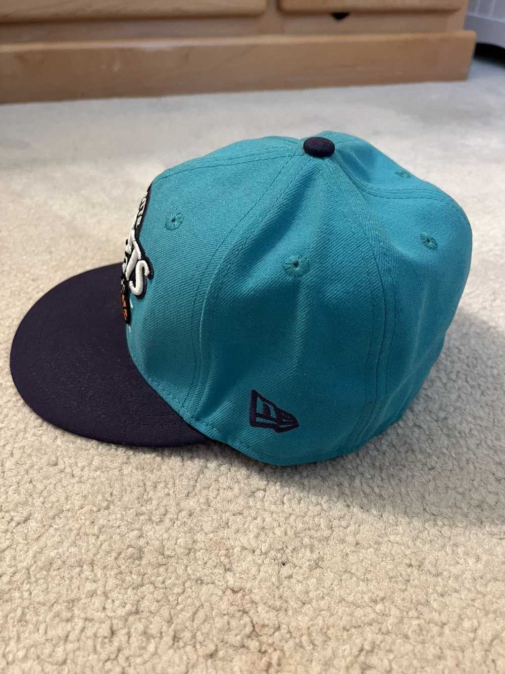 NBA × New Era Charlotte Hornets Fitted - image 2