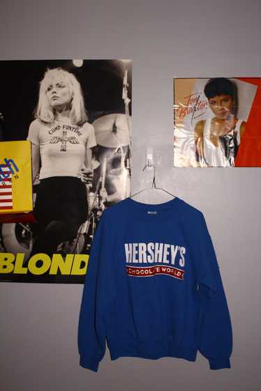 Vintage Hershey's Chocolate World Sweatshirt - image 1