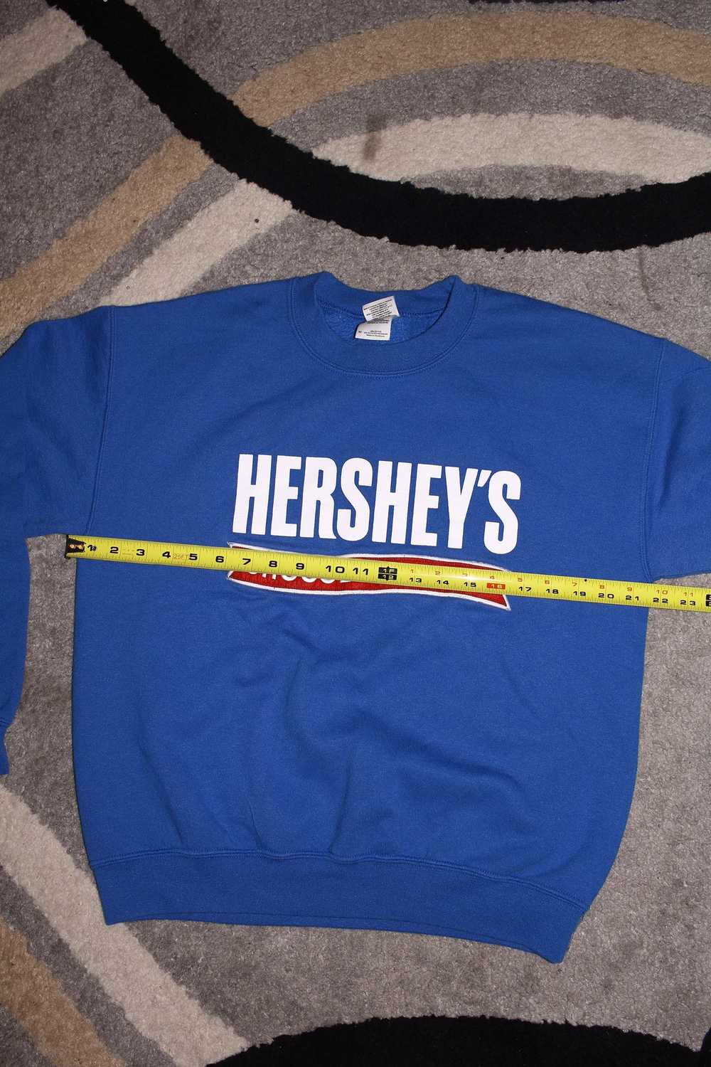 Vintage Hershey's Chocolate World Sweatshirt - image 5