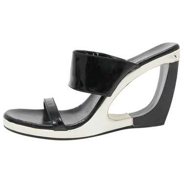 Gucci Patent leather sandal - image 1