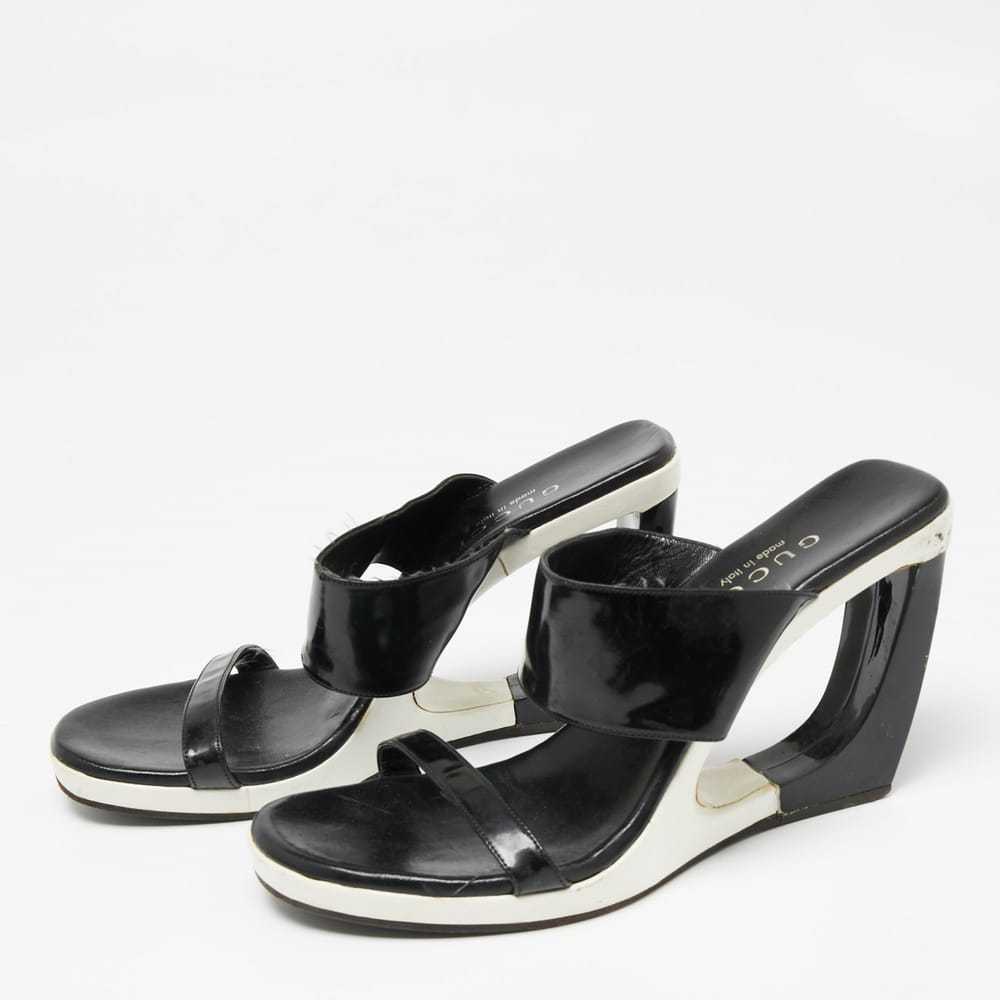 Gucci Patent leather sandal - image 2