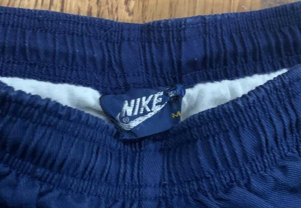 Nike Vintage Nike Navy/ White Shorts (Size M) - image 3