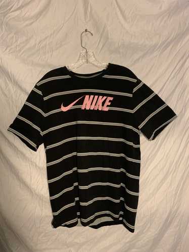 Nike × Streetwear Nike Embroidered Pink T-Shirt - image 1