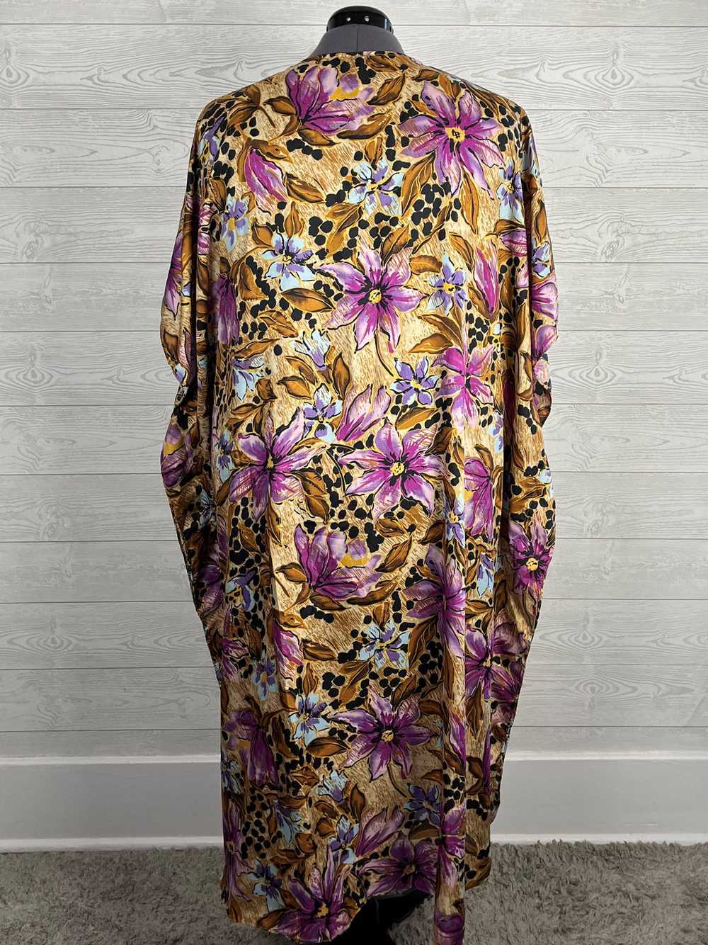 Winlar Size Open Brown & Purple Floral Caftan NWT - image 5