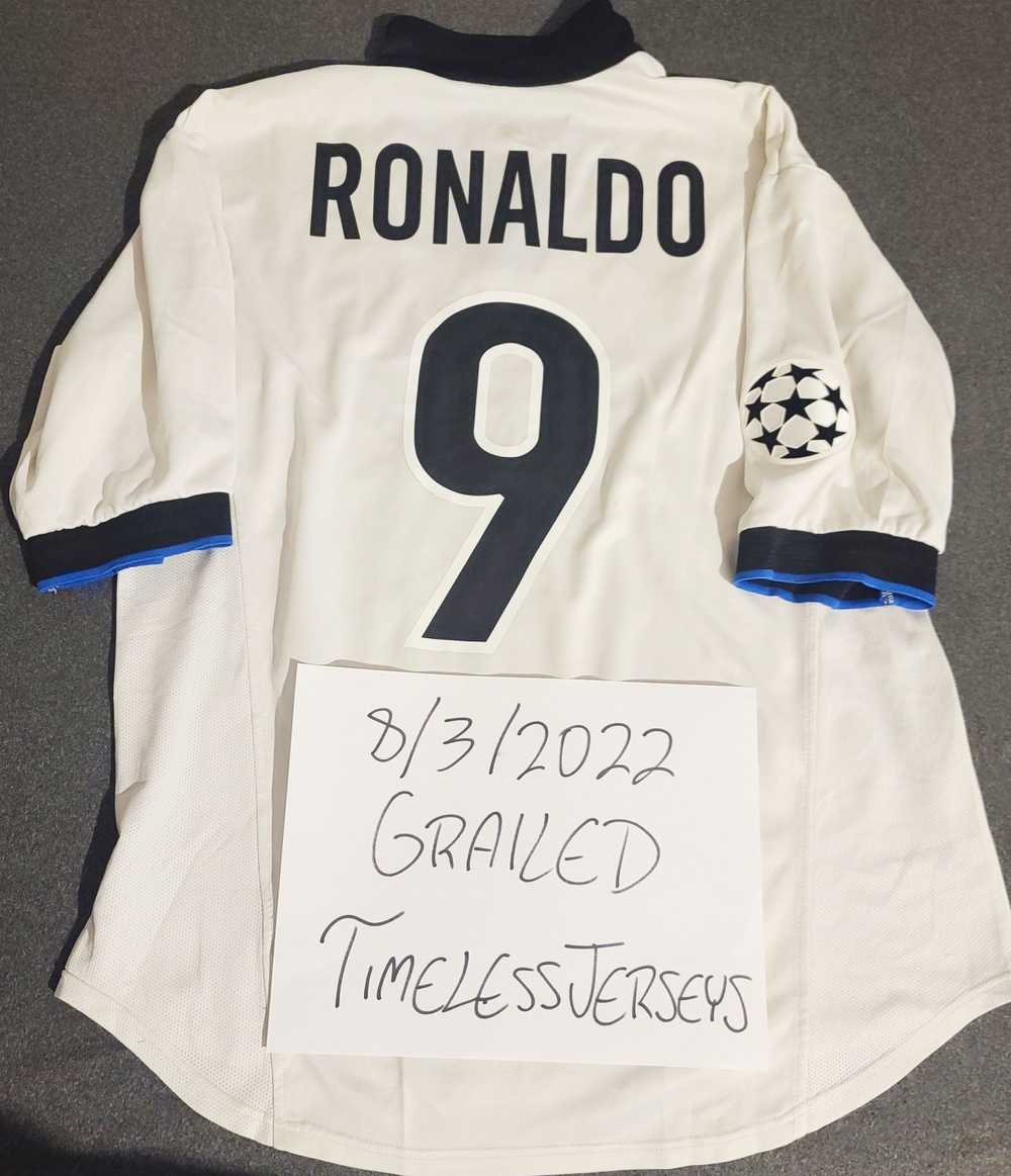 Brazilian Ronaldo Signed Inter Milan vintage 1997/1998 Home Jersey, Hobbies  & Toys, Memorabilia & Collectibles, Vintage Collectibles on Carousell