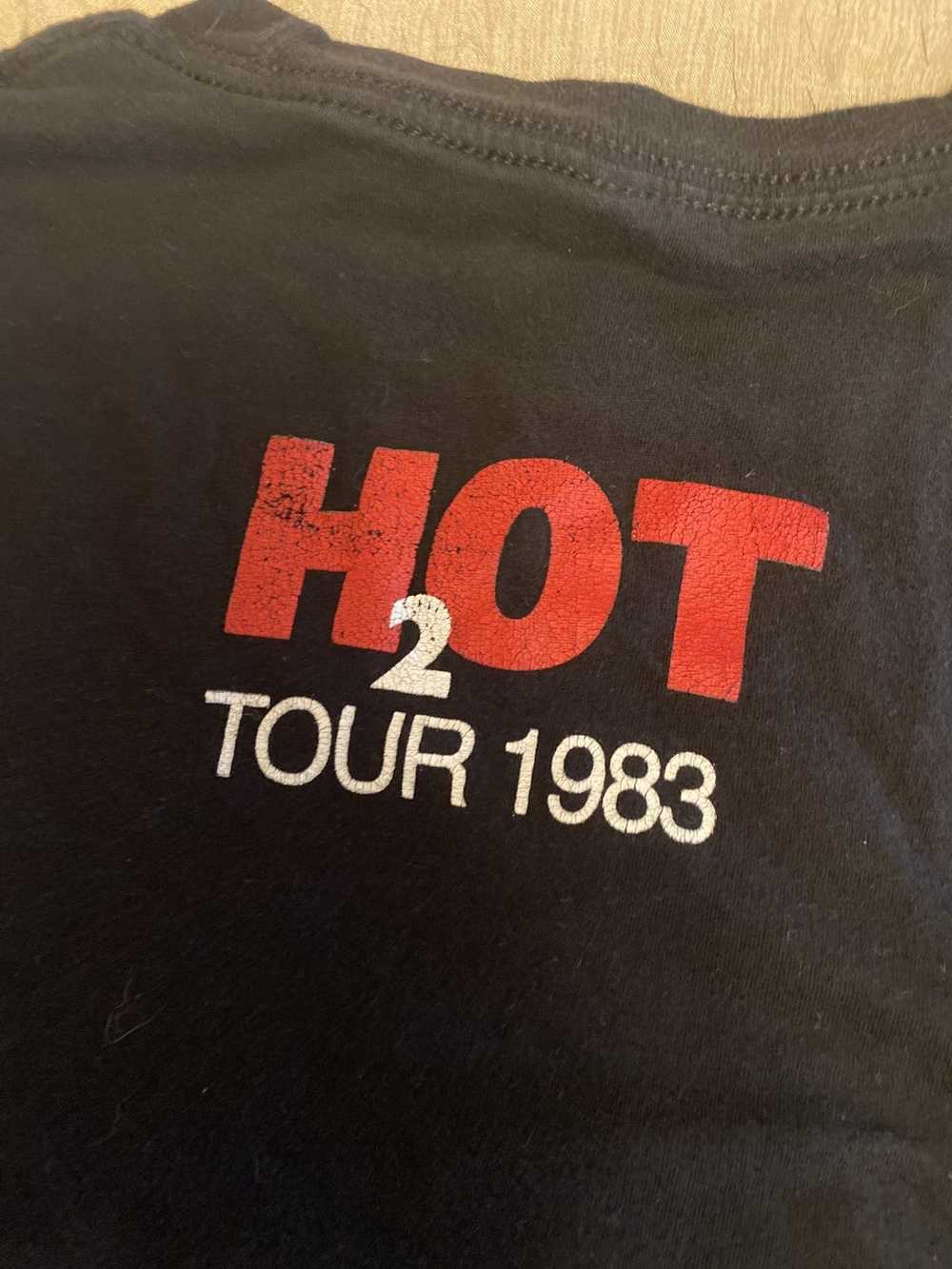 Band Tees HALL AND OATES X TOUR SHIRT X HOT TO TO… - image 4