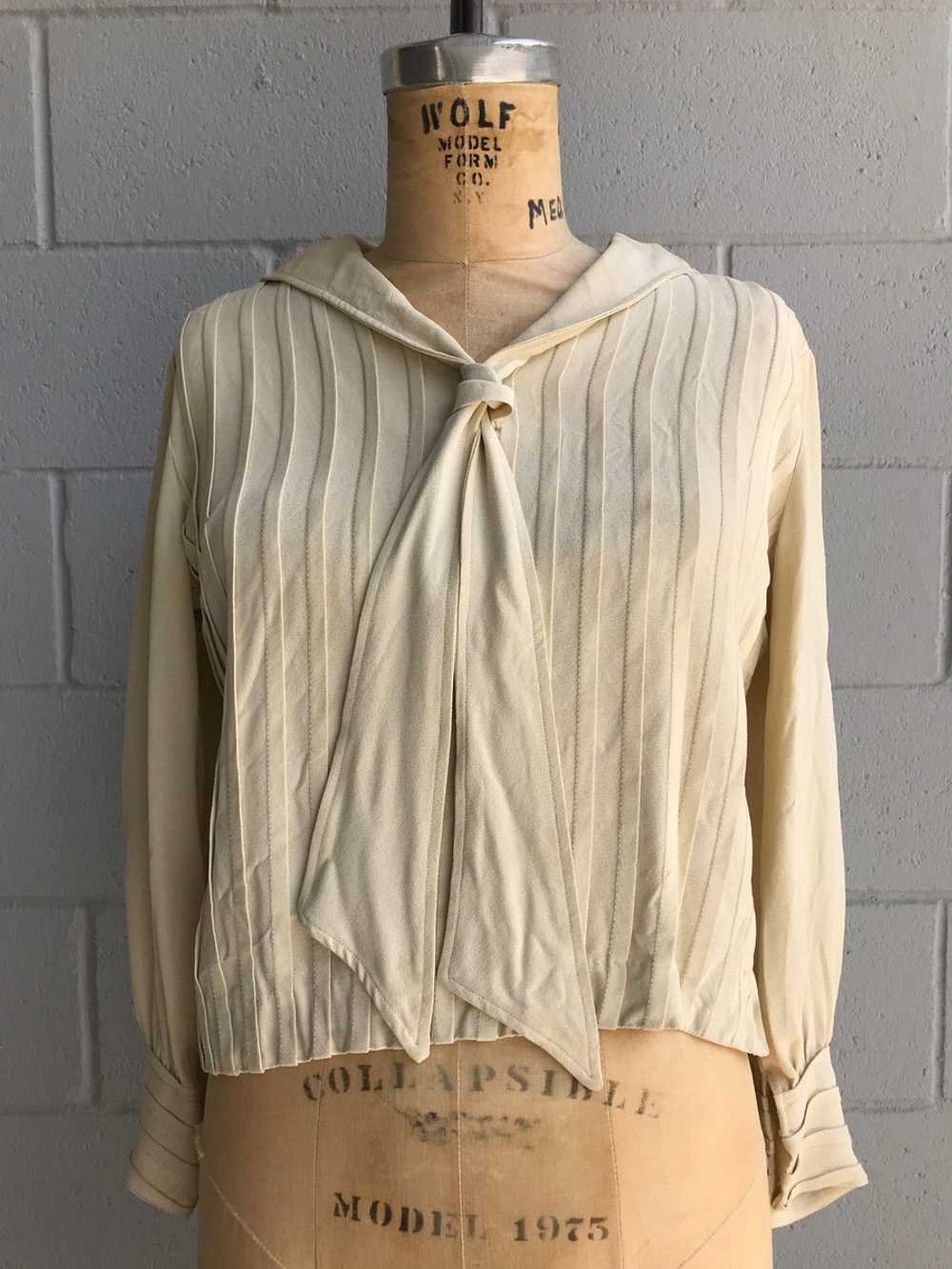 1940s Cream Pleated Tie Blouse - image 4