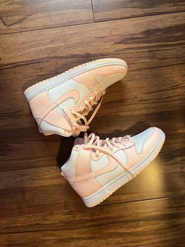 Nike Nike womens Crimson Tint Dunk