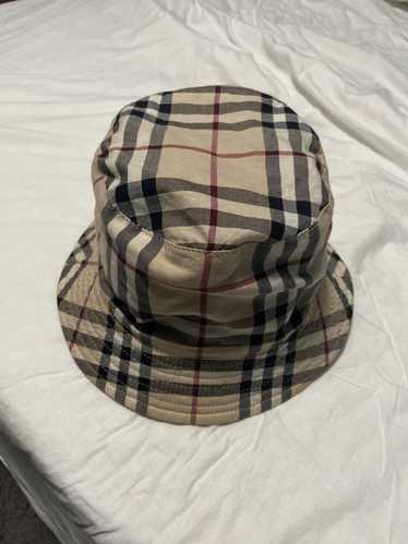 Burberry Reversible nova check bucket hat size sma