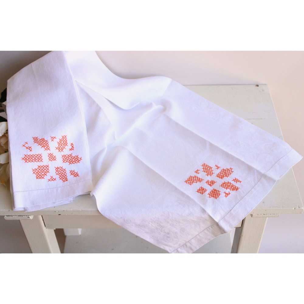 Vintage 1960s White Linen Set Of Hand Towels With… - image 6