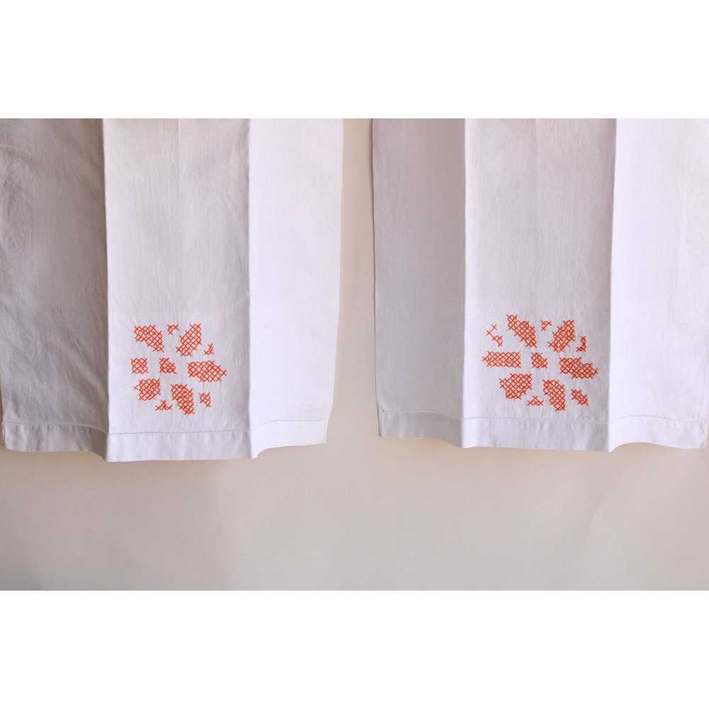 Vintage 1960s White Linen Set Of Hand Towels With… - image 9